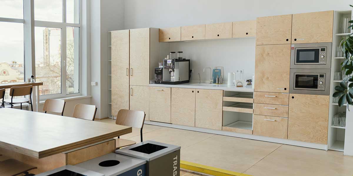 office kitchen cleaning