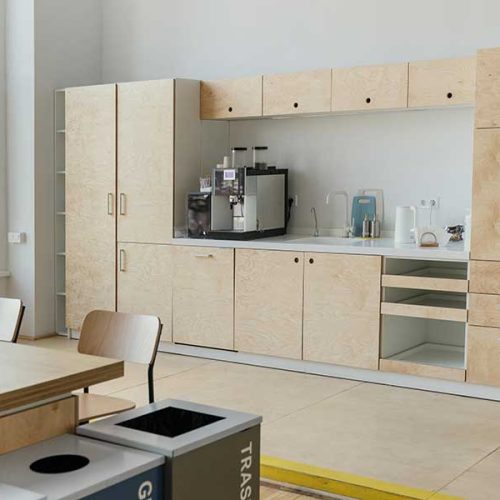 office kitchen cleaning